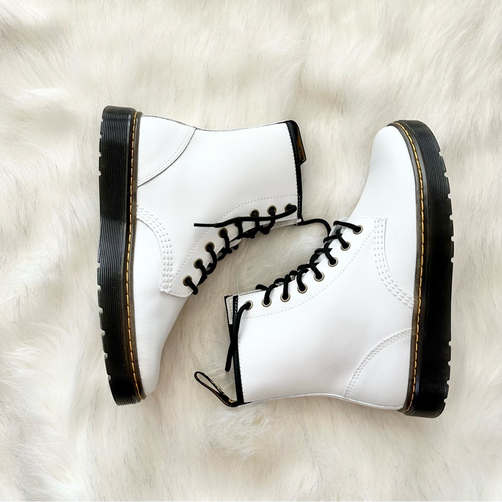 SOLD NWOB Dr. Martens Zavala Leather Combat Boot in White Size 8 41 Y2K - Picture 2 of 7